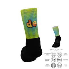 Performance athletic socks with colorful 'de' logo, cushioned, moisture-wicking, and no-slip grip for running, cycling, tennis