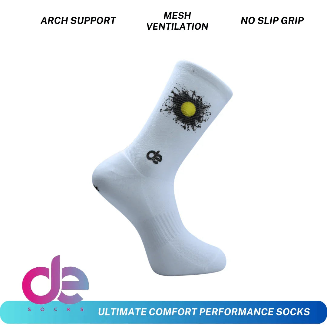 Αθλητικές κάλτσες Pro Grip με τεχνολογία no-slip grip και εργονομική εφαρμογή, σχεδιασμένες για απαιτητικούς αγώνες τένις.