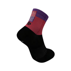 Πίσω όψη από τις Αθλητικές Κάλτσες Τριάθλου & Ποδηλασίας Ride Vibes με λογότυπο και σχέδιο Nice Vibes, κατάλληλες για τρέξιμο και ποδηλασία.