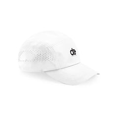 White athletic cap with perforated side panels and 'de socks' logo, ideal for running or training.