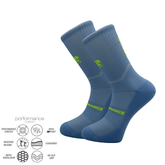 Κάλτσες Τρεξίματος D-Q σε μπλε χρώμα με πράσινες λεπτομέρειες, ιδανικές για τρέξιμο σε άσφαλτο και βουνό. Προσφέρουν άνεση, υποστήριξη και αντικραδασμική προστασία.