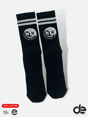 Black athletic socks with skull design, 100% cotton, ideal for running and training