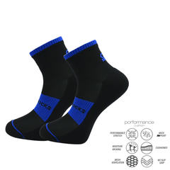 Αθλητικές κάλτσες για τρέξιμο trail running socks b/b σε μαύρο και μπλε χρώμα με ενίσχυση καμάρας και αντιολισθητική σόλα. Ιδανικές για trail διαδρομές με απορρόφηση κραδασμών και άνετη εφαρμογή.